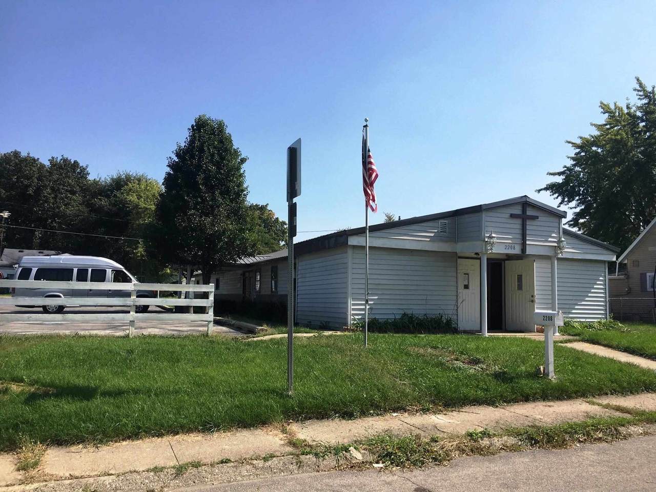 2208 Delawanda Avenue - Photo 1