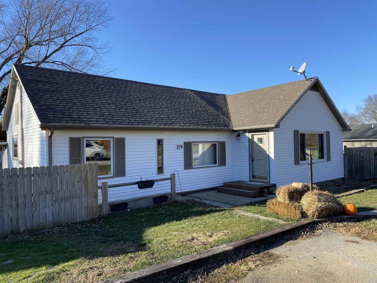 179 S Prairie Street - Photo 1