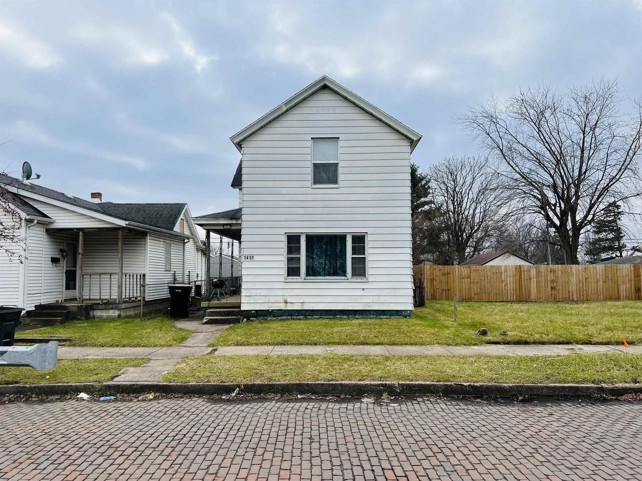 1410 Ford Street - Photo 1