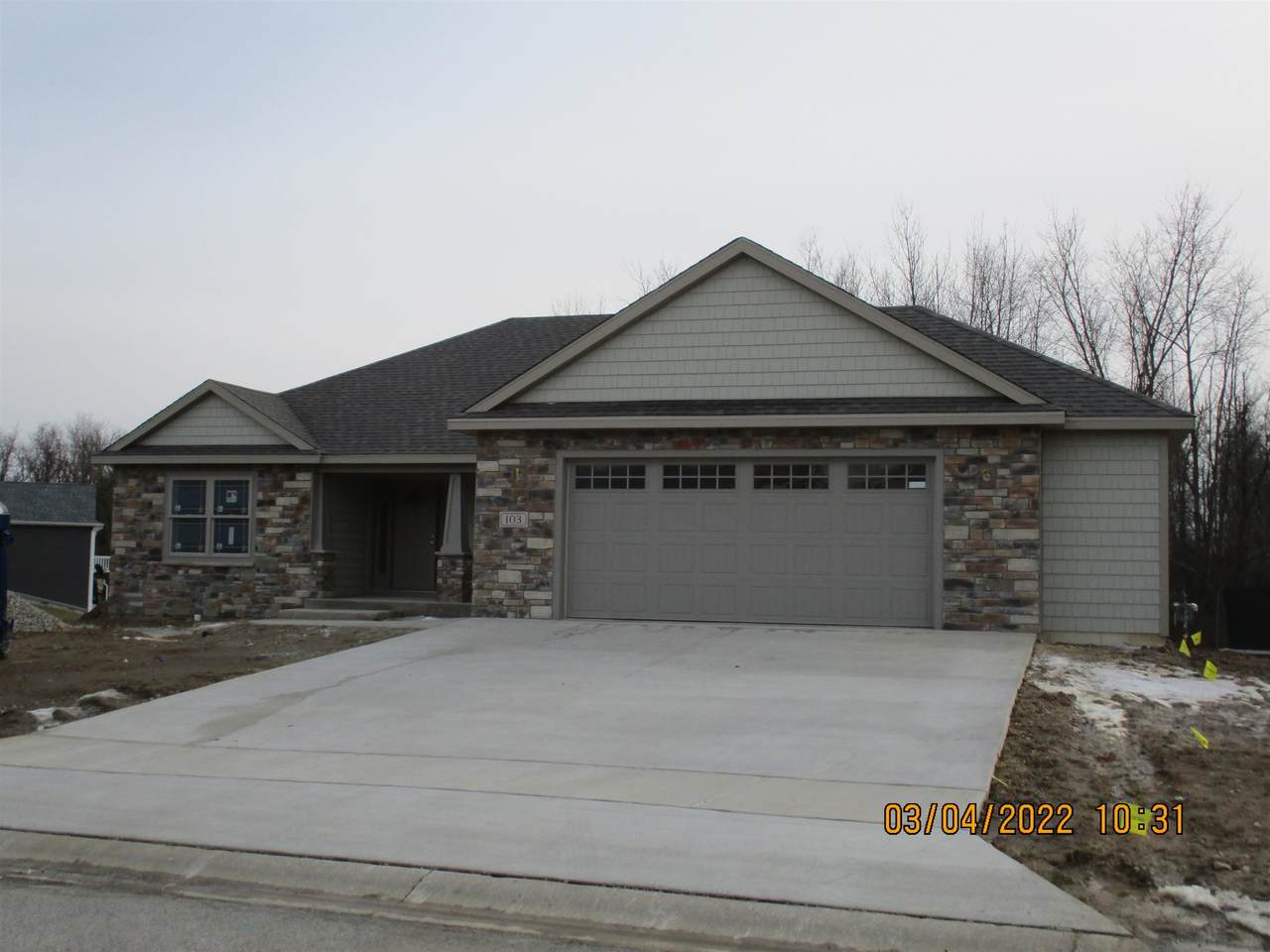 103 Duncastle - Photo 1