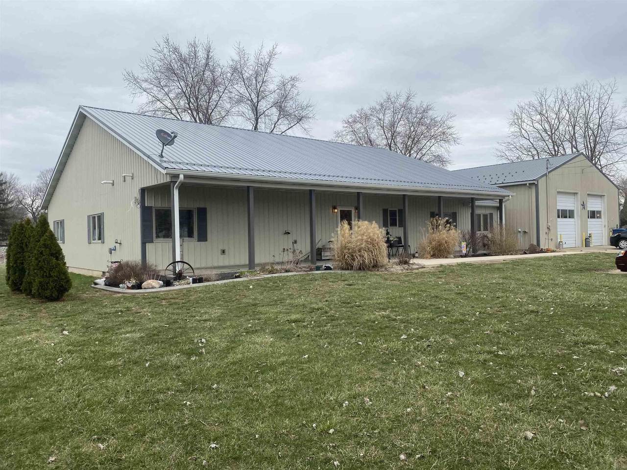 410 Center Street - Photo 1