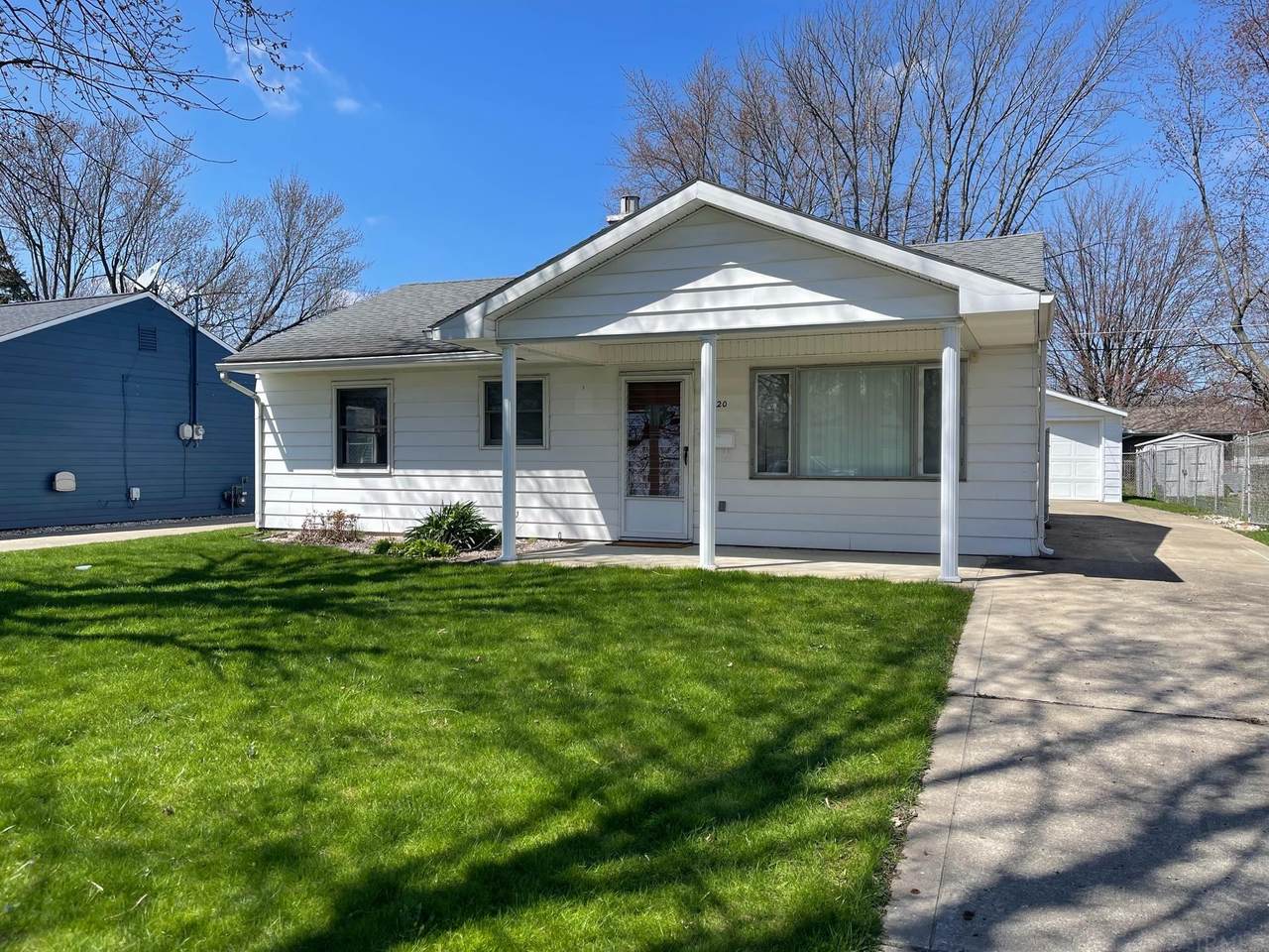 920 Fischer Street - Photo 1