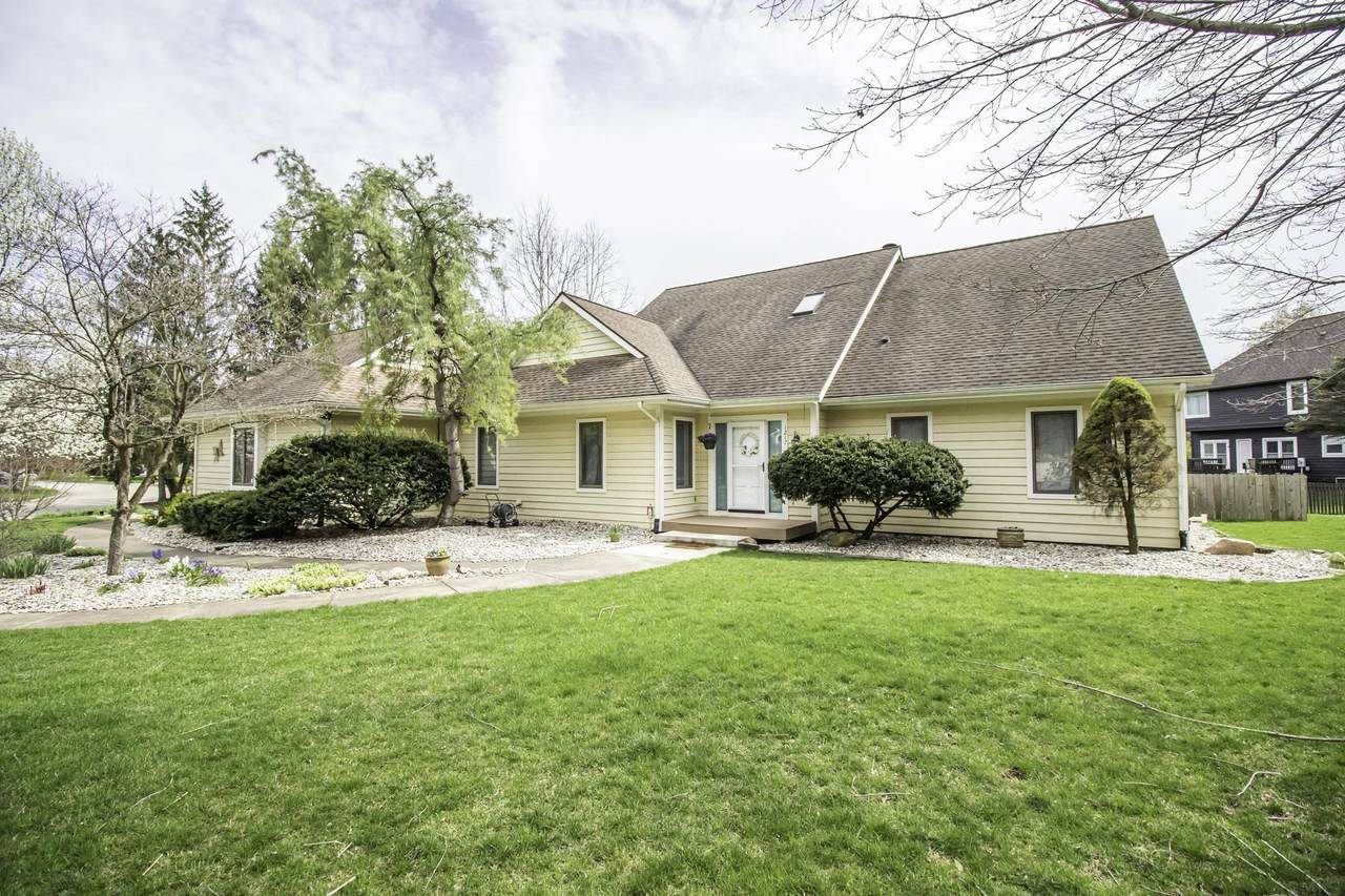 1217 Drawbridge Lane - Photo 1