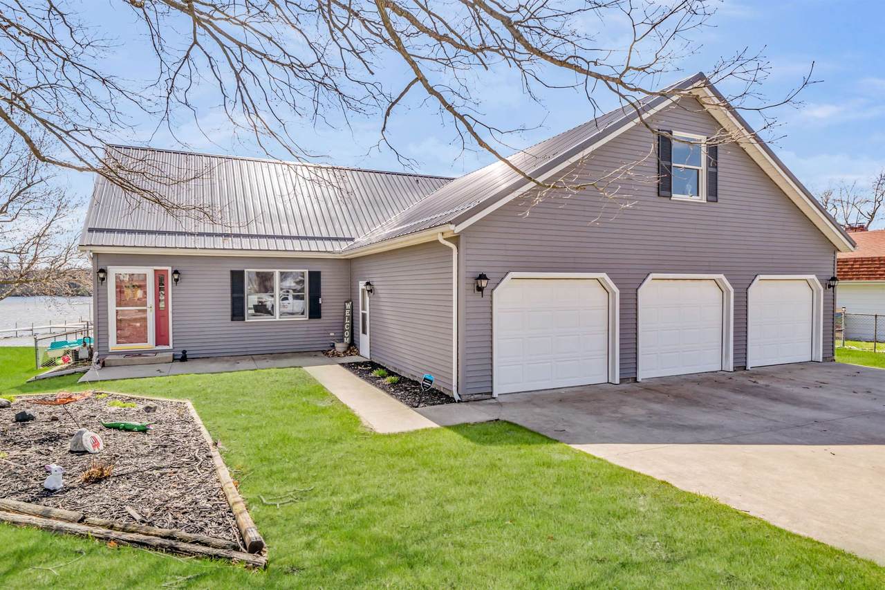 1715 Colonial Drive - Photo 1