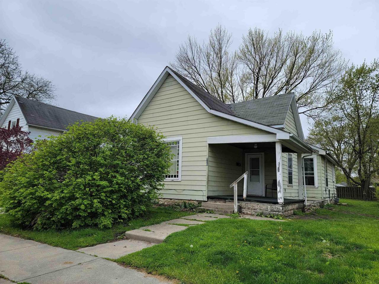 715 Locke Street - Photo 1