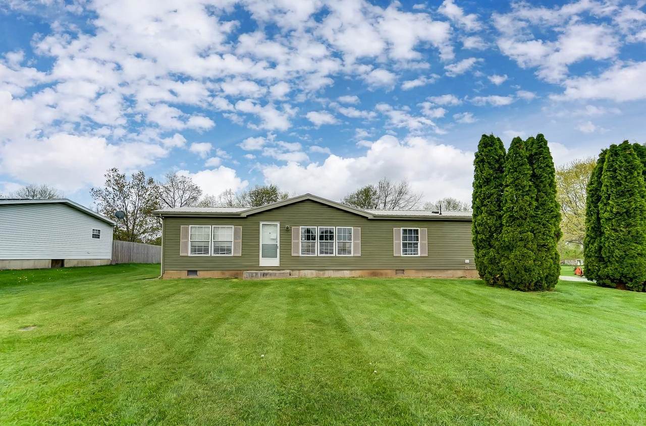 3735 109 W - Photo 1