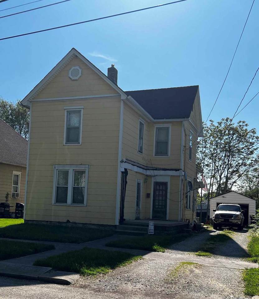 423 Front Street - Photo 1