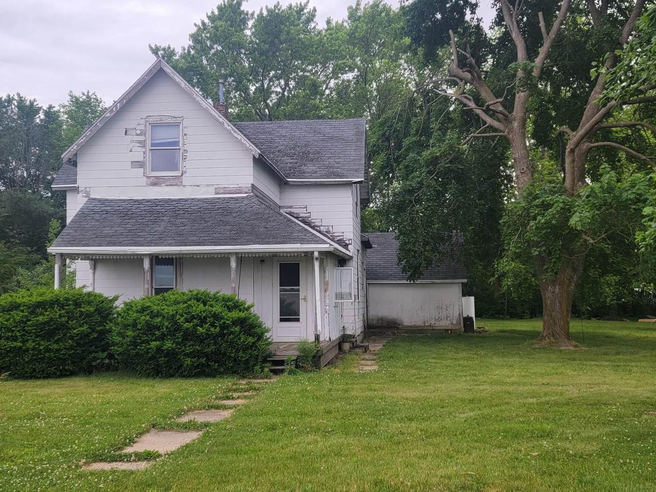5880 200 N Road - Photo 1
