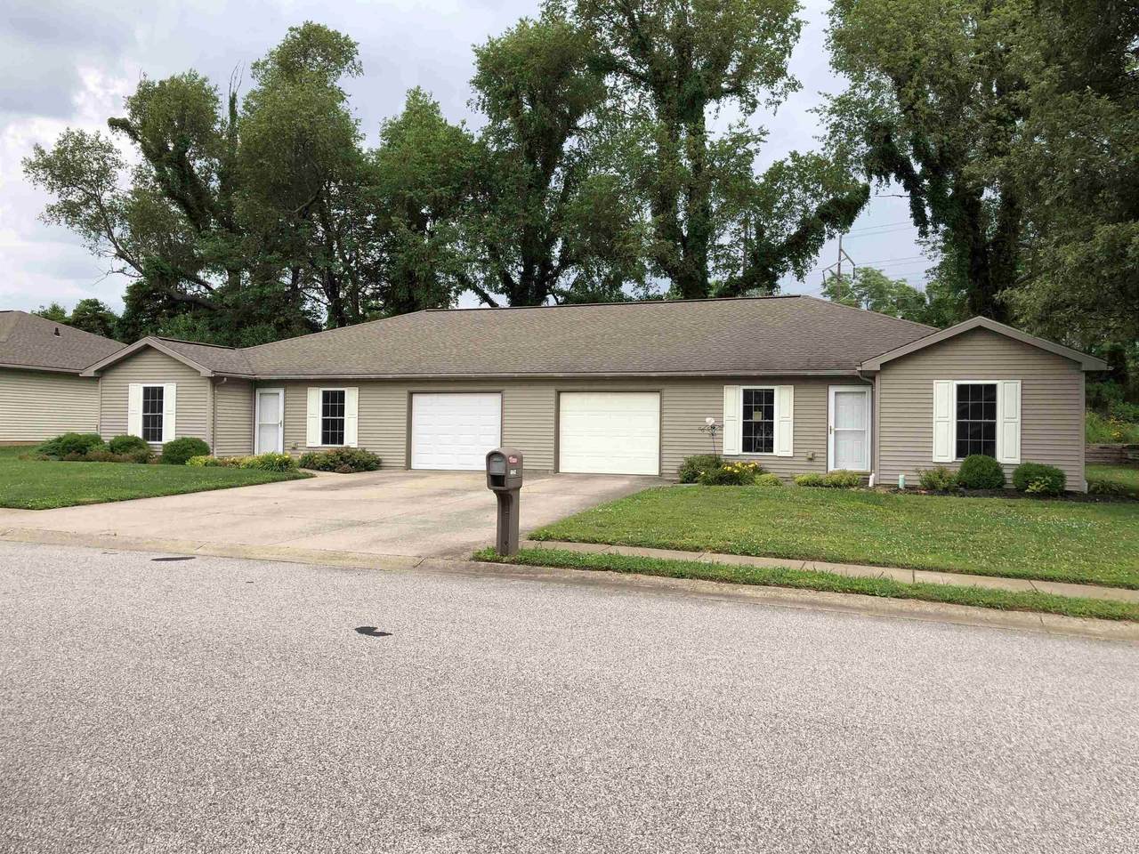 6844 6842 Boston Drive - Photo 1