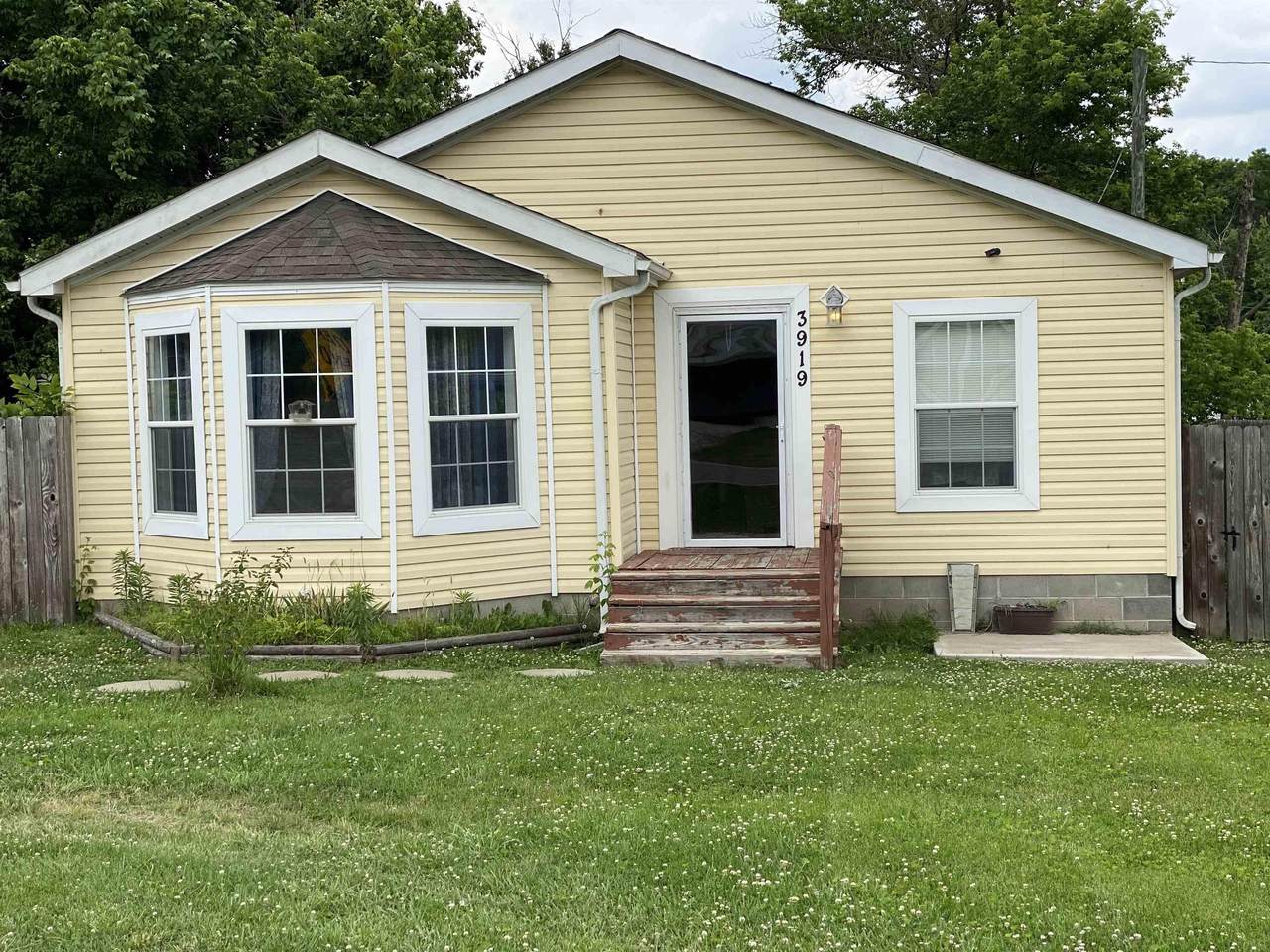 3919 Claremont Avenue - Photo 1