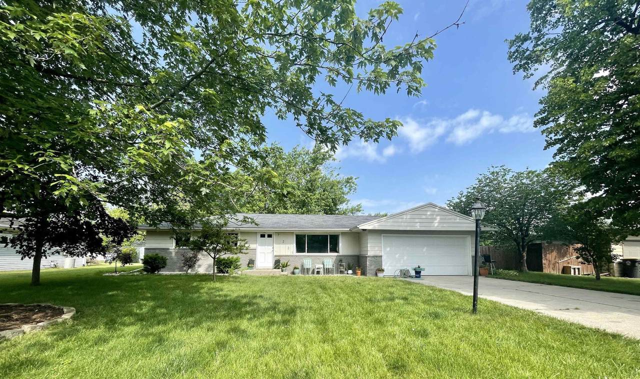 7221 Lamont Drive - Photo 1