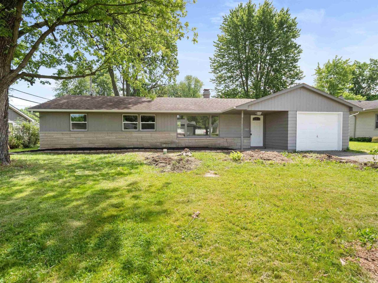 3922 Oakleaf Drive - Photo 1