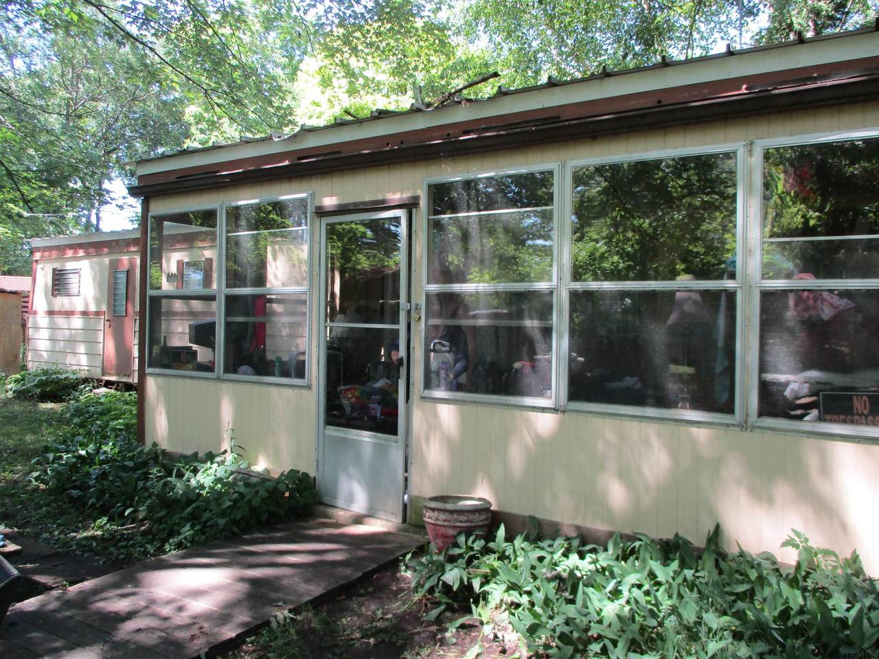 5937 1192 E - Photo 1
