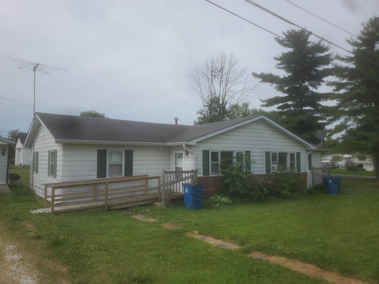 110 & 112 Summitville Street - Photo 1