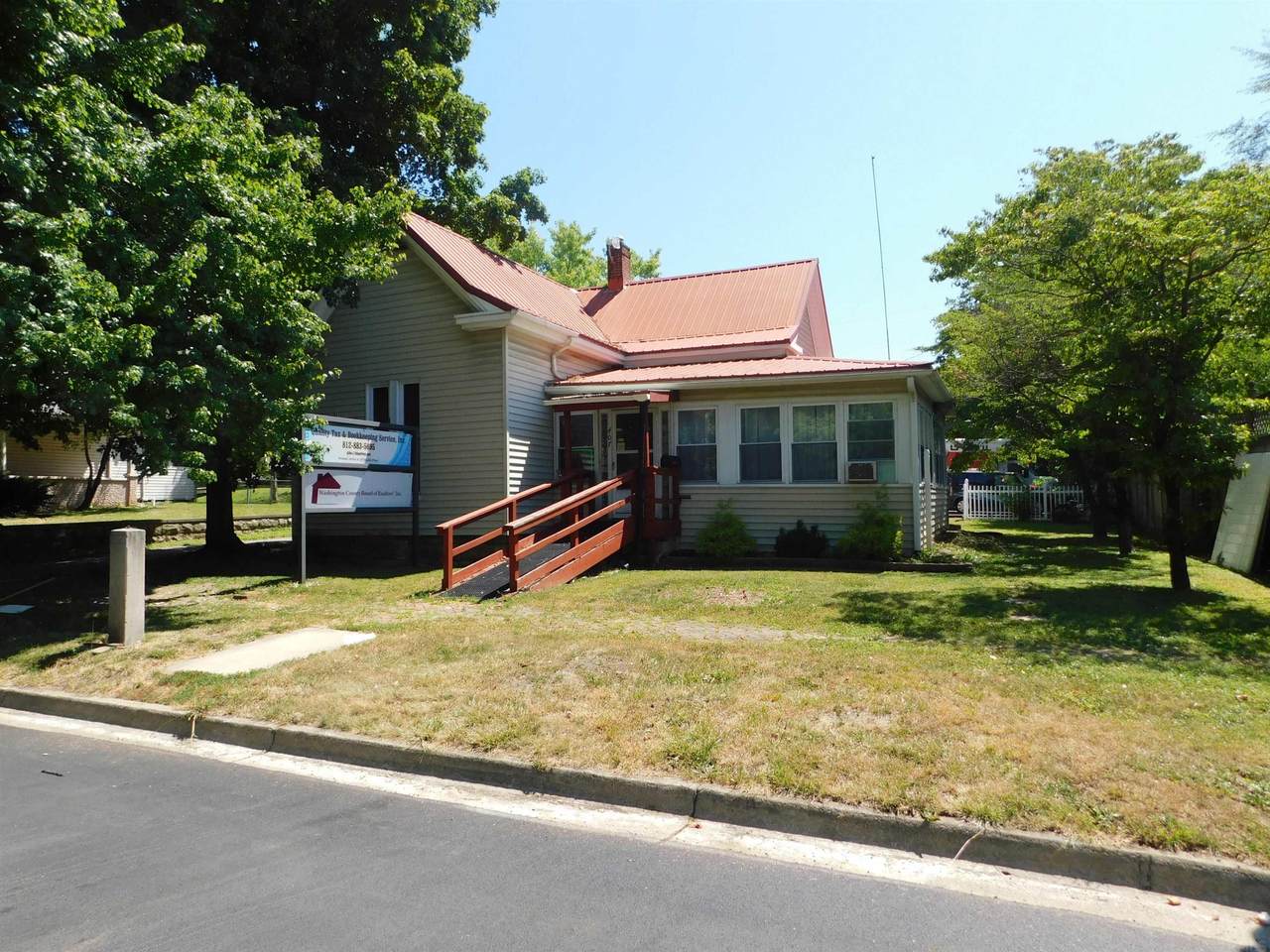 407 Main Street - Photo 1