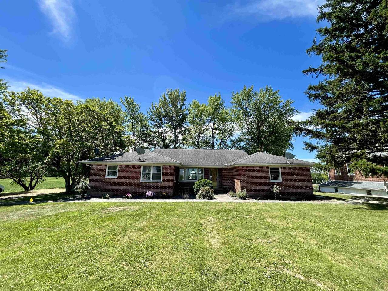2085 State Road 26 - Photo 1