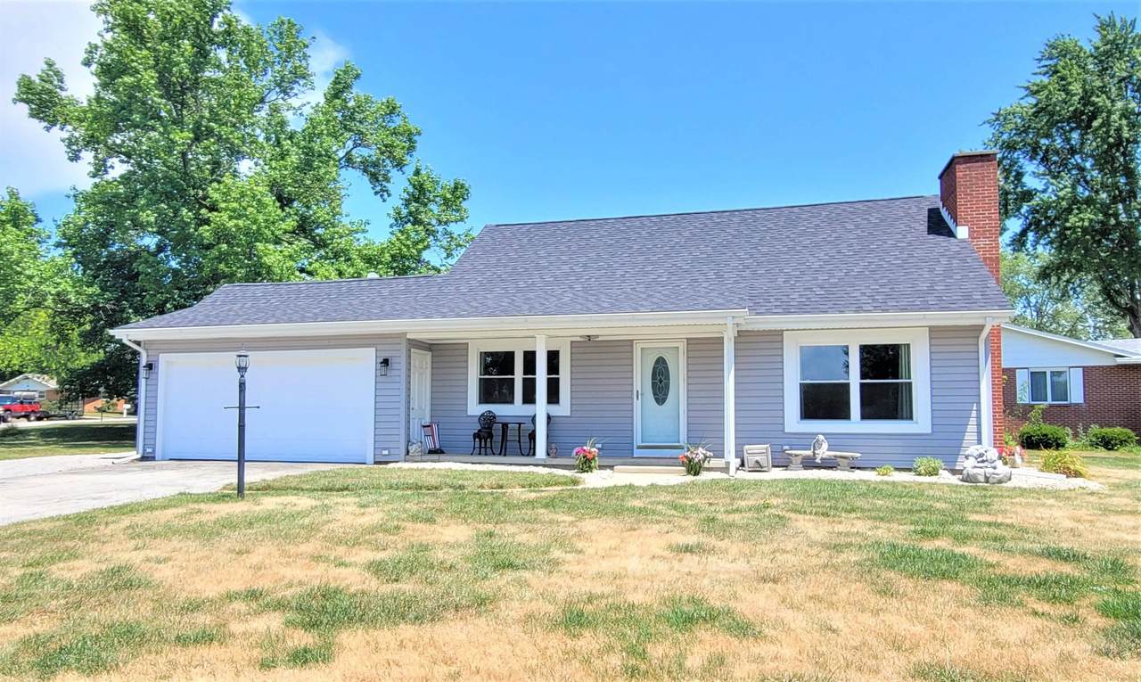 204 Holiday Drive - Photo 1