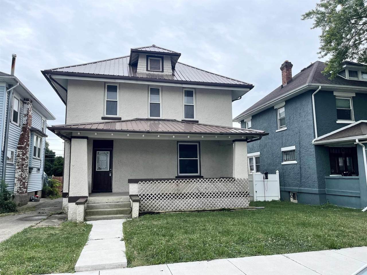 327 3rd Street - Photo 1