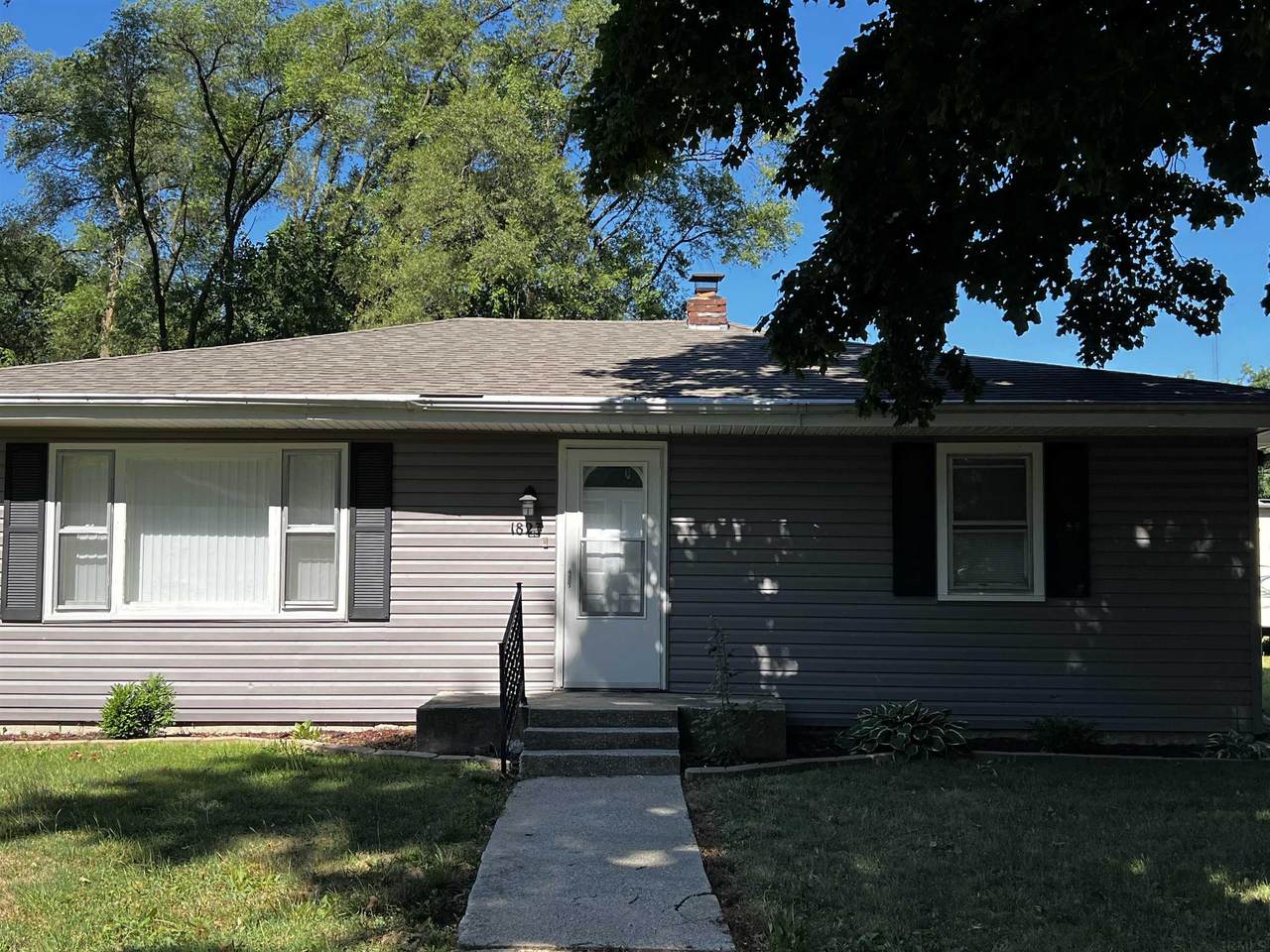 1823 Waugh Street - Photo 1