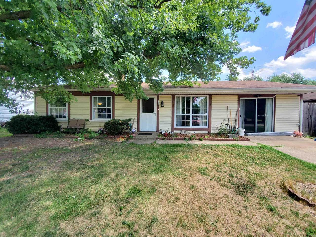 733 Julia Lane - Photo 1