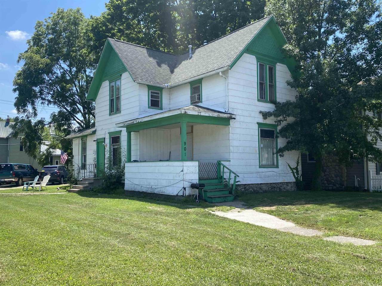 901 Beardsley - Photo 1