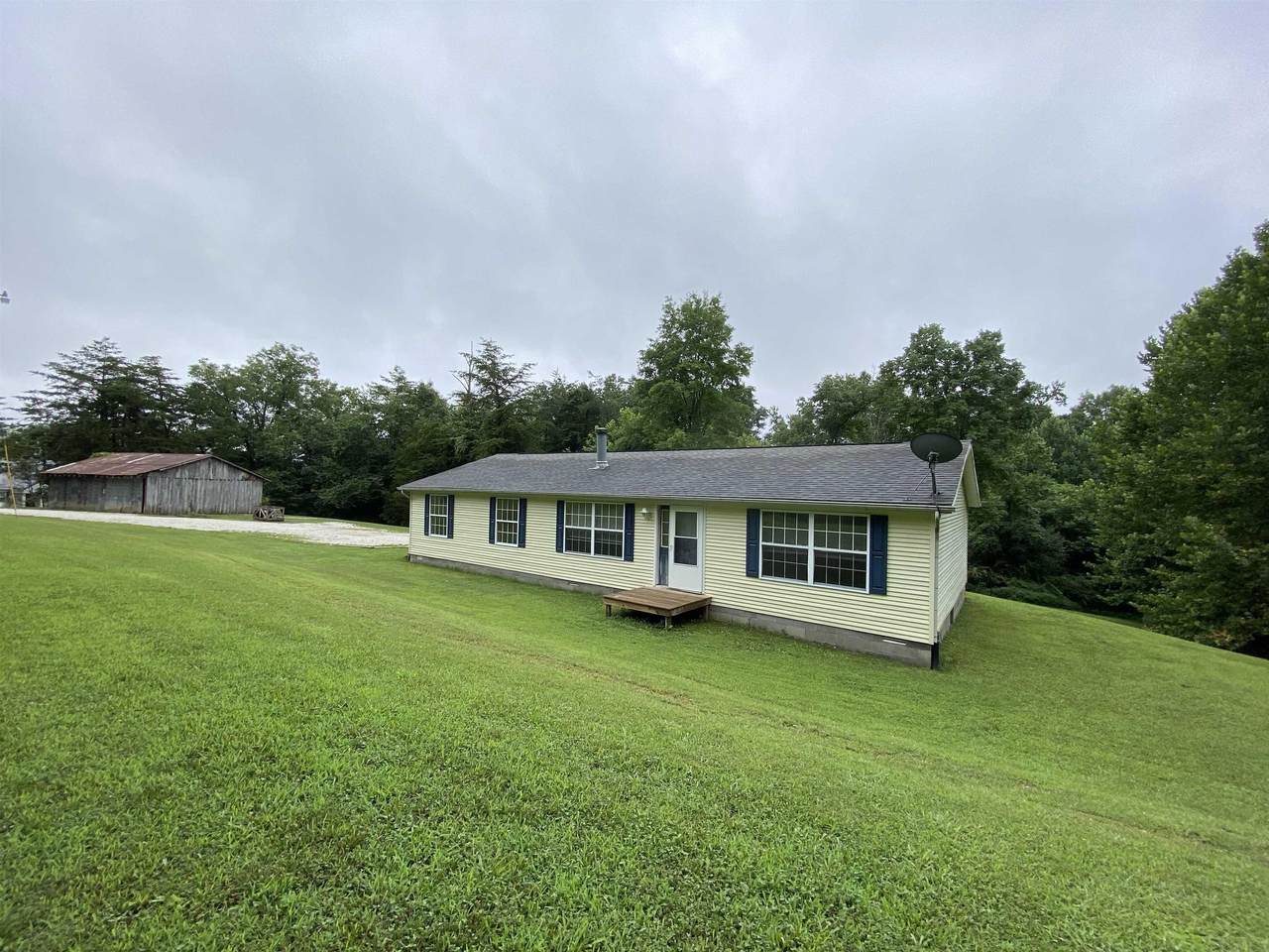 7511 State Road 43 - Photo 1