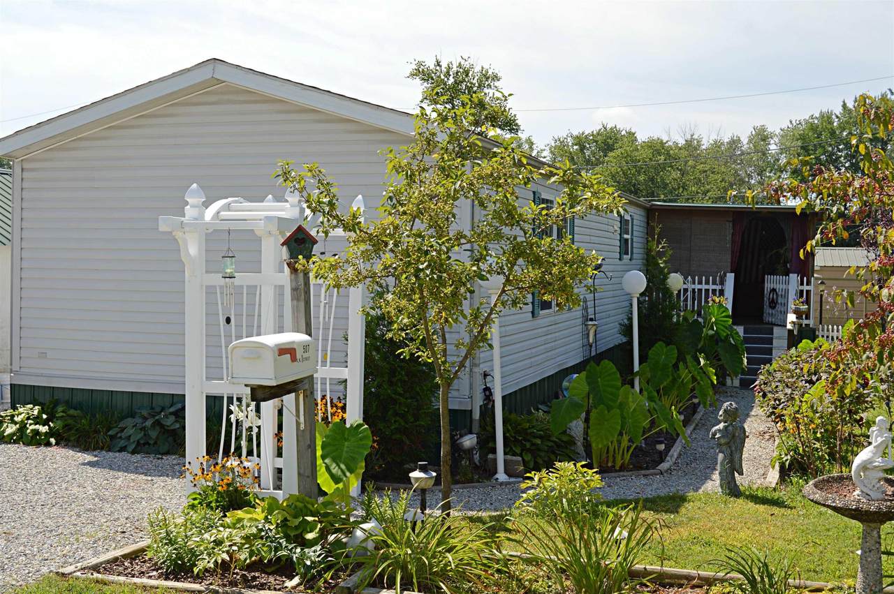 507 1st Street - Photo 1