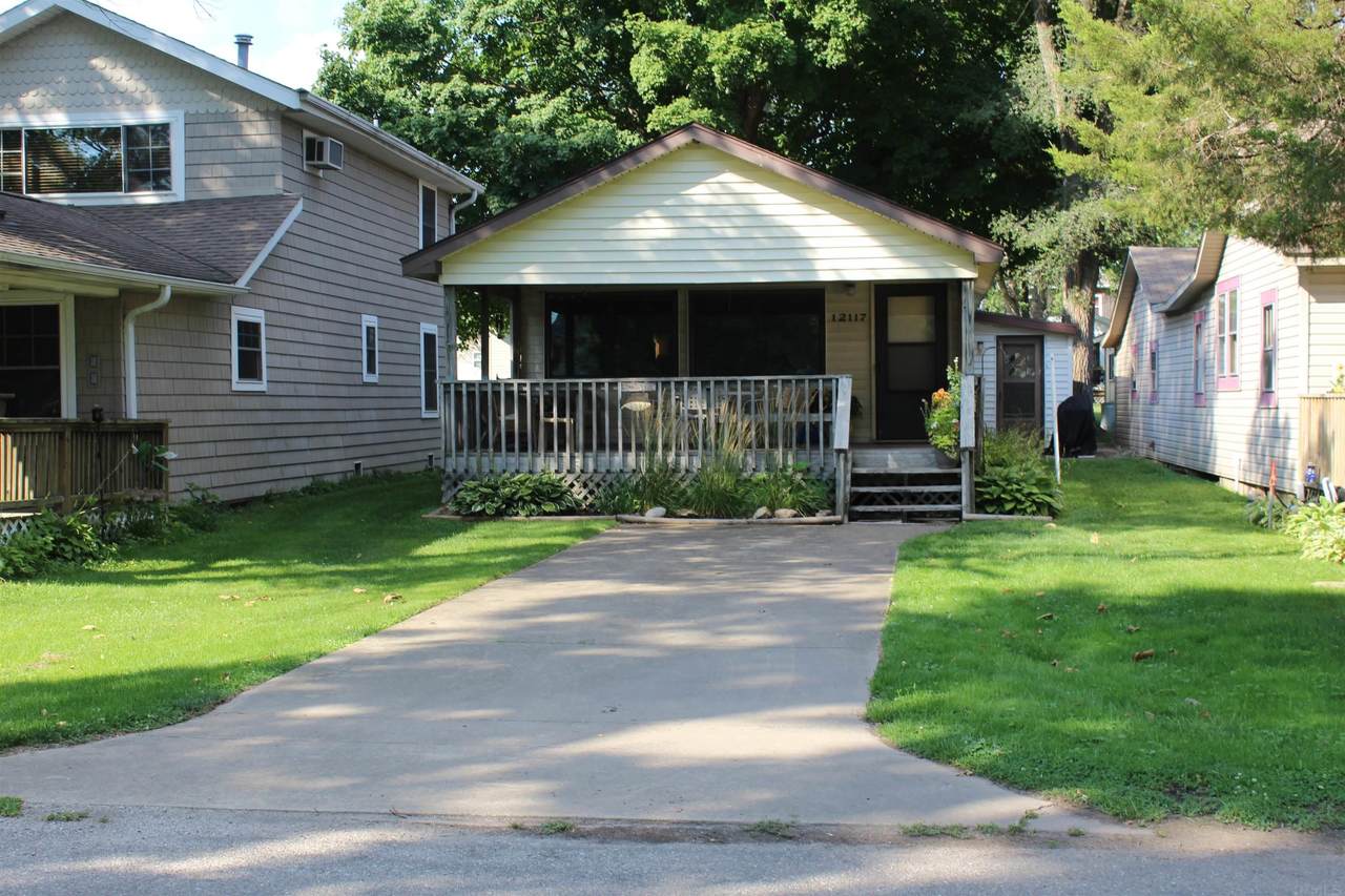 12117 Upper Lakeshore Drive - Photo 1