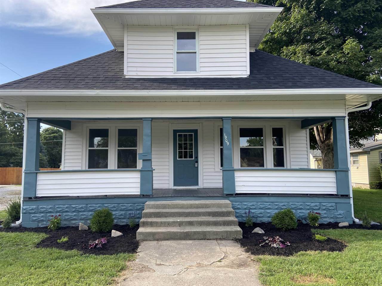 1909 B Street - Photo 1