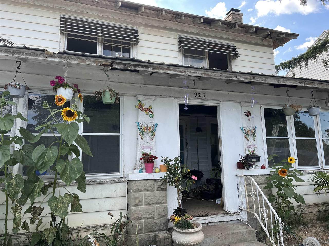923 Philips Street - Photo 1