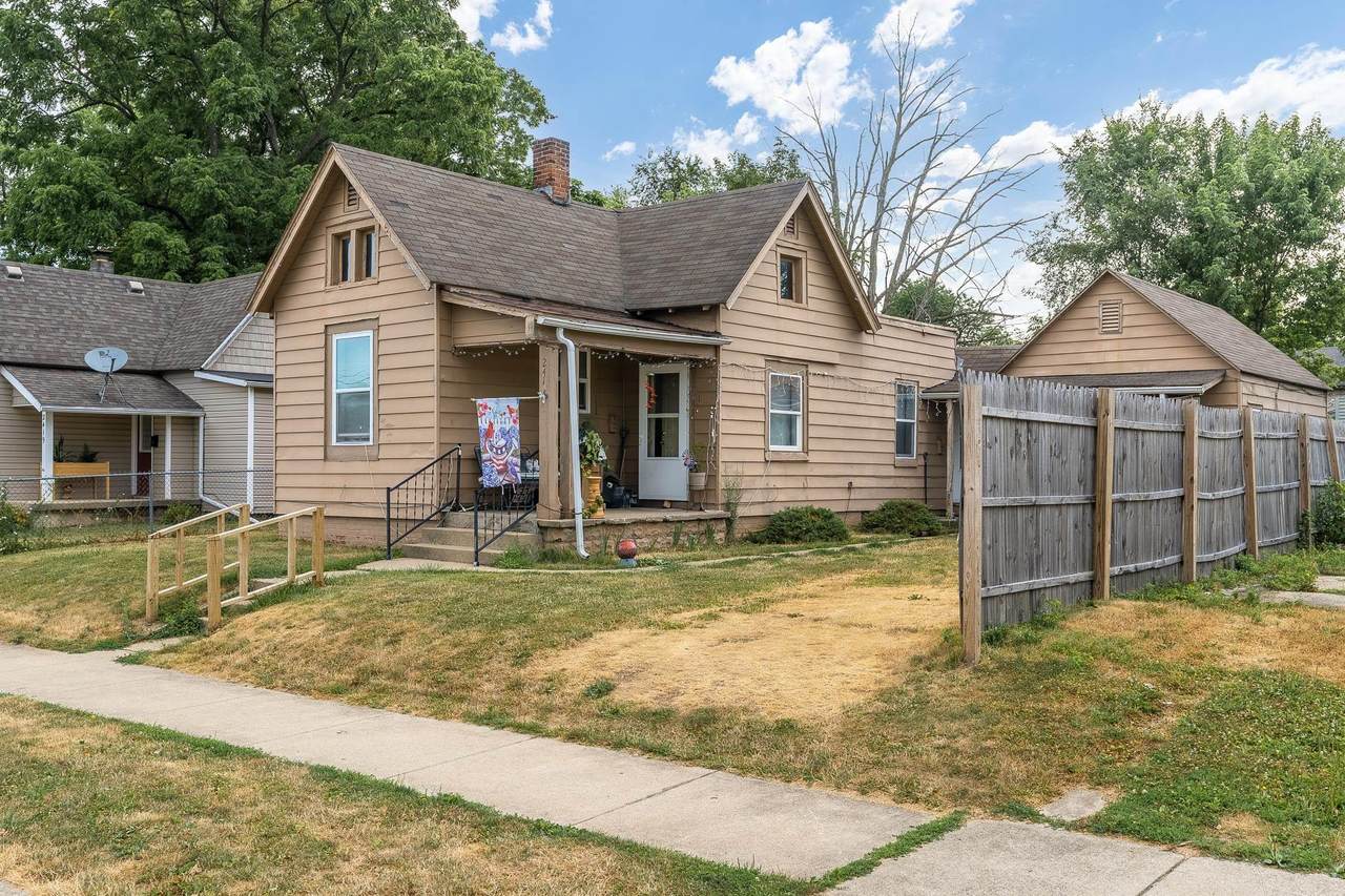 2415 19th Street - Photo 1