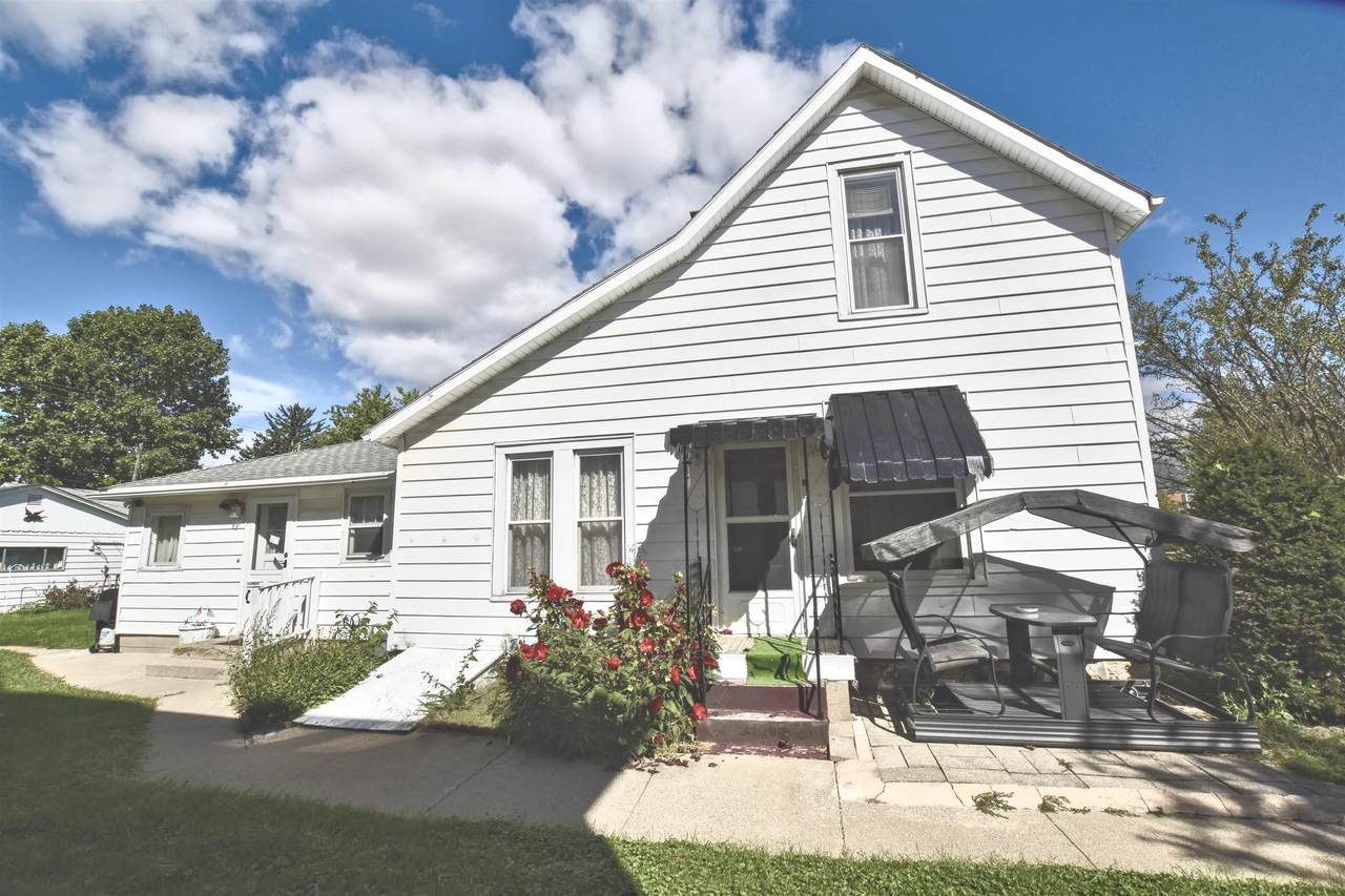 308 Illinois Street - Photo 1