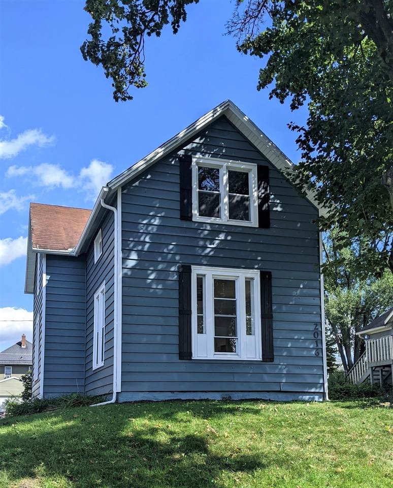2016 Hillside Avenue - Photo 1