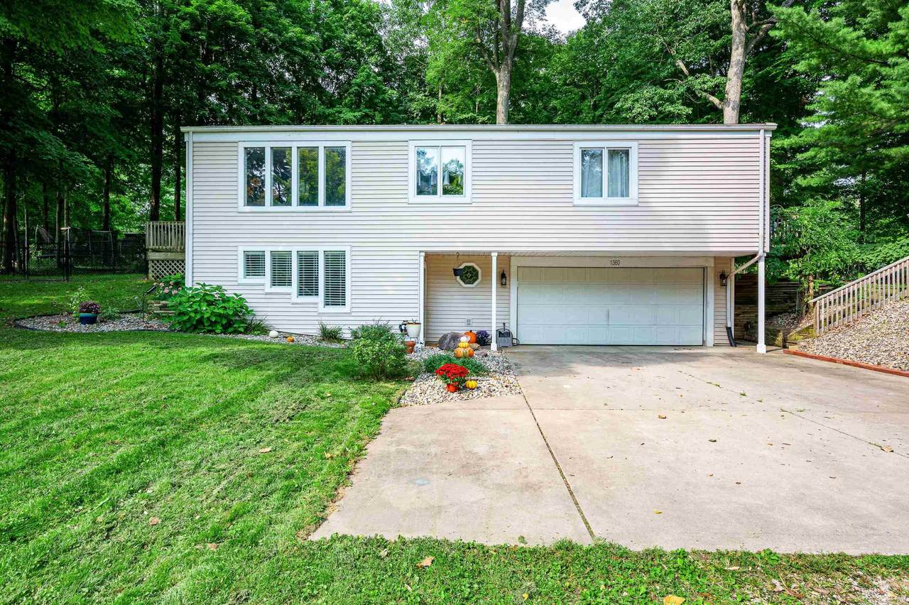 1360 Dogwood Street - Photo 1