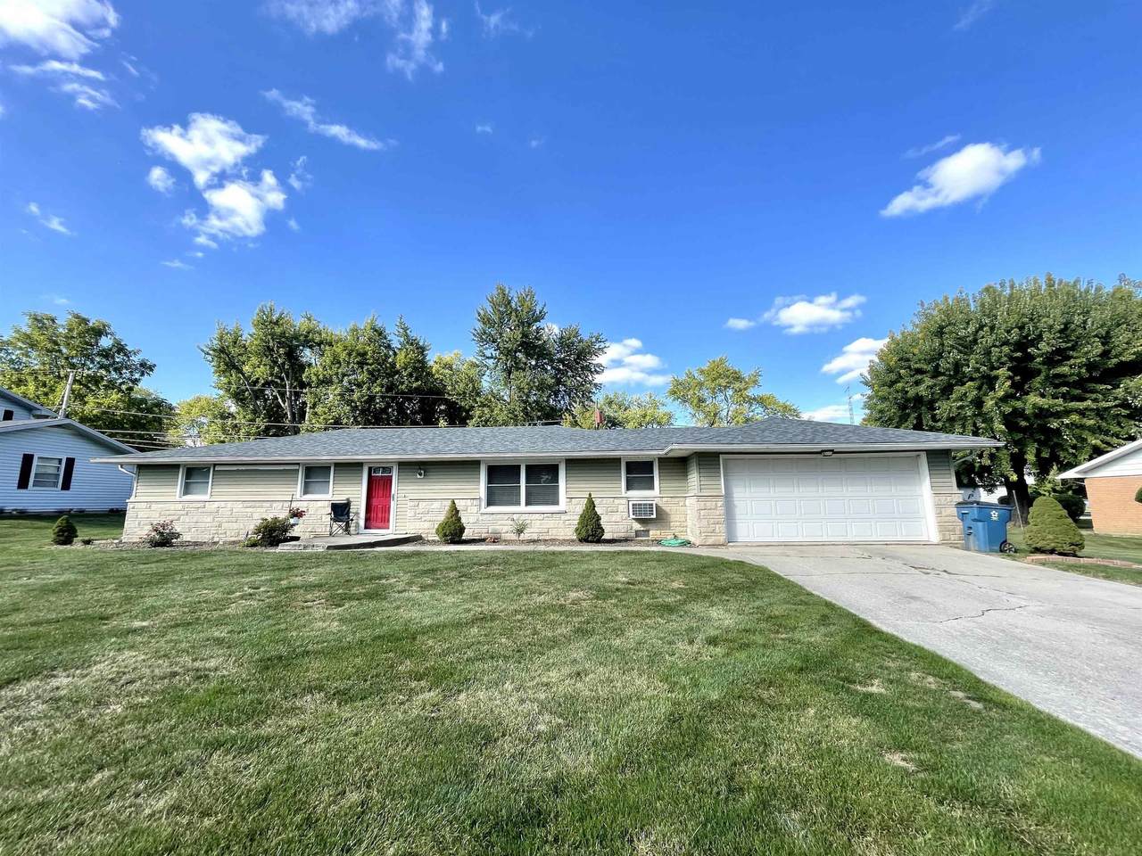 531 Circle Drive - Photo 1