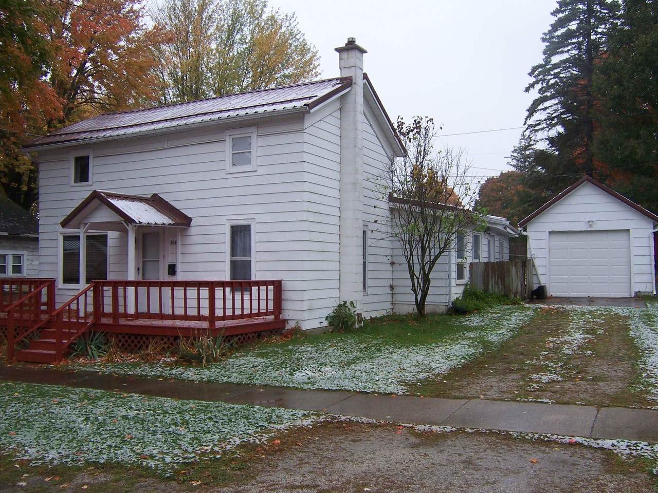 209 Elm Street - Photo 1