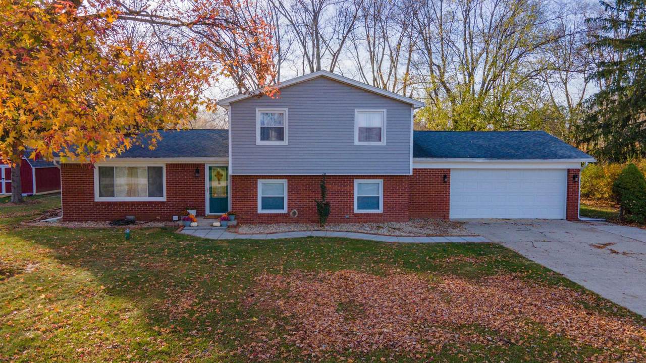 4417 Grand Drive - Photo 1