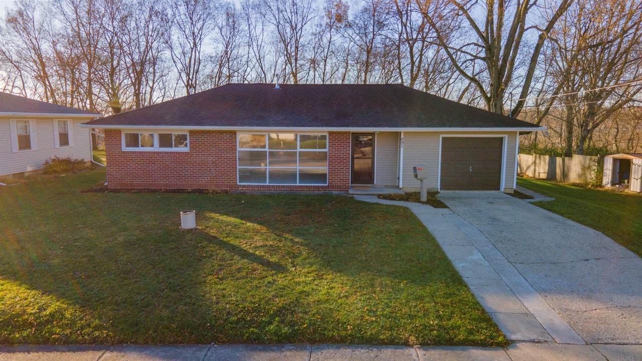 691 Main - Photo 1