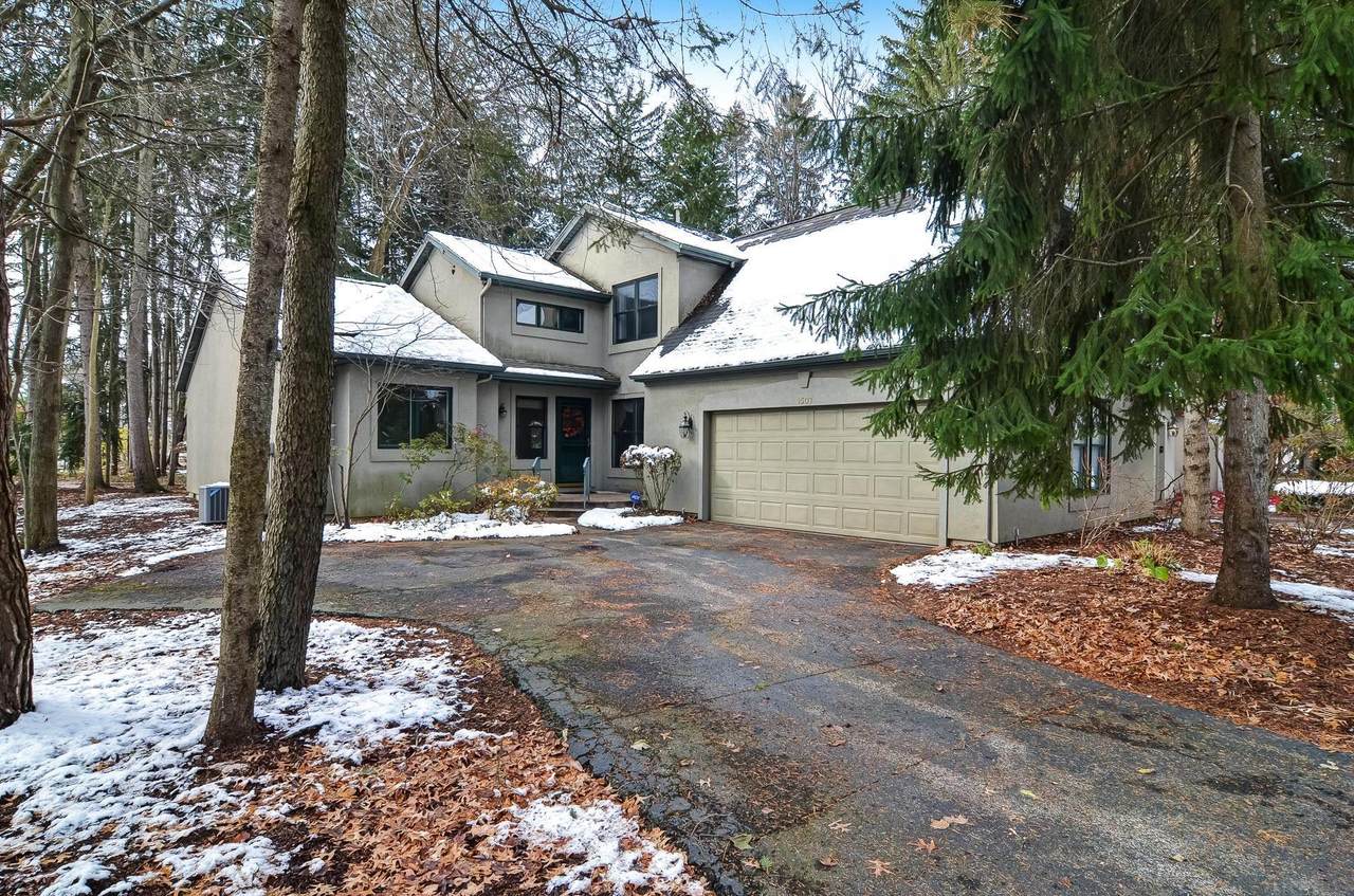 1507 Lake George Drive - Photo 1