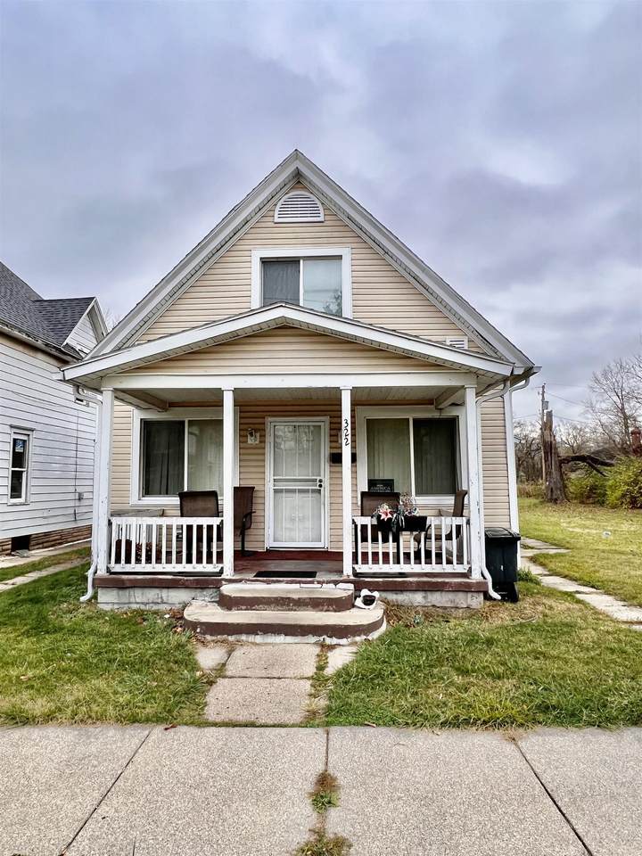 322 Studebaker Street - Photo 1