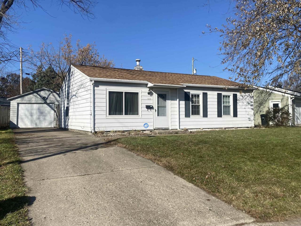 1220 Southlea Drive - Photo 1
