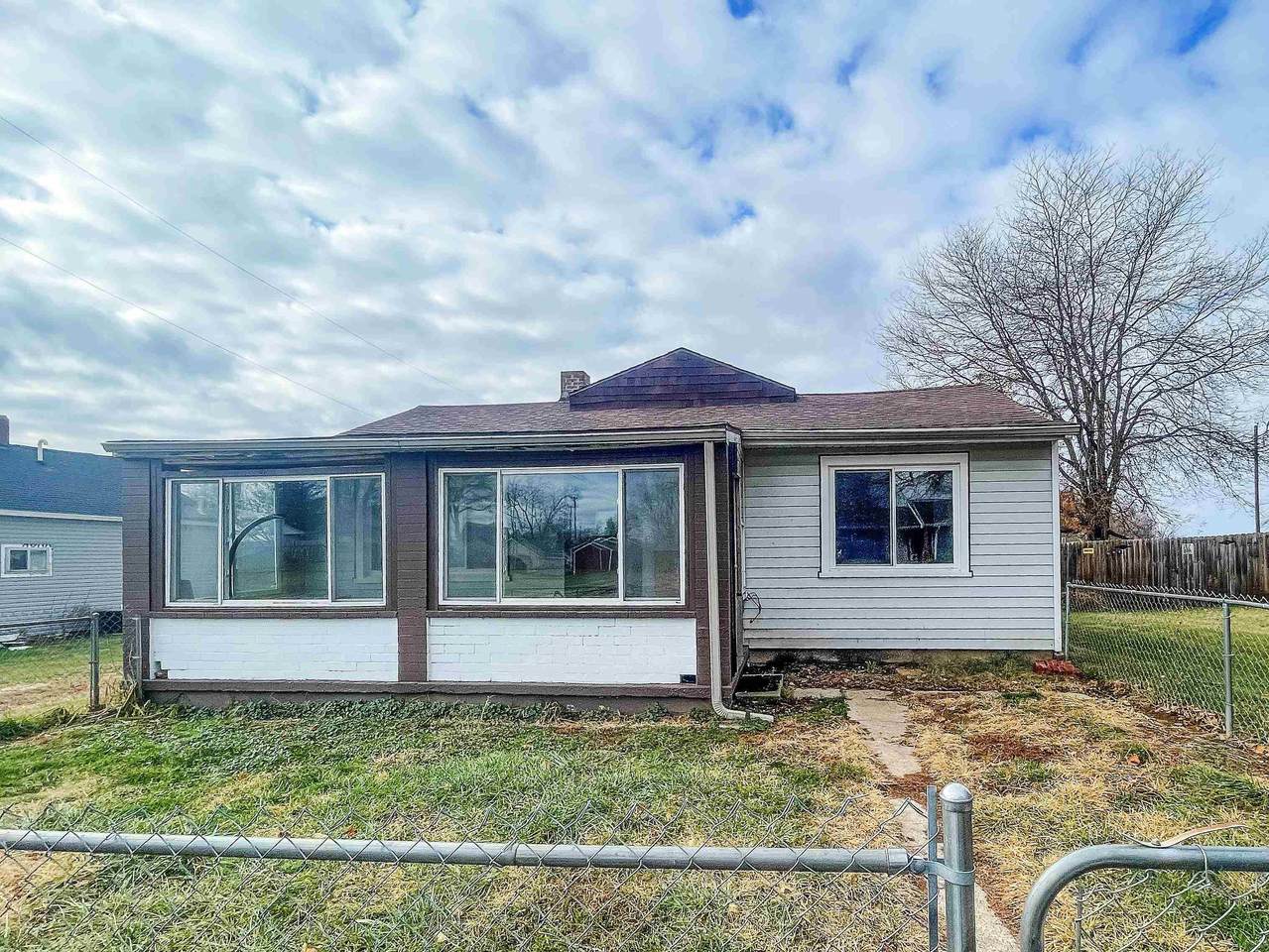 207 Maple Street - Photo 1