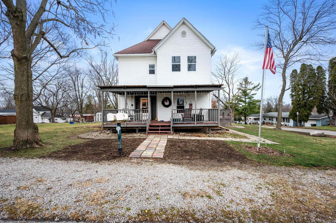 1104 Oak Street - Photo 1
