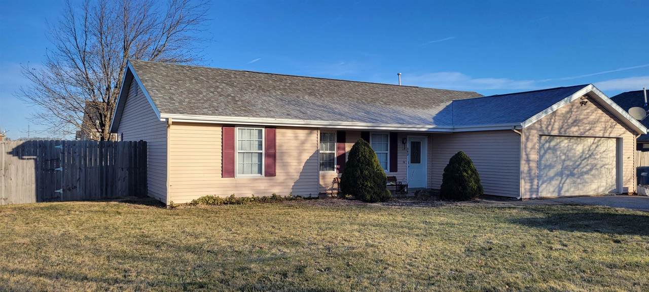 303 Pheasant Run - Photo 1
