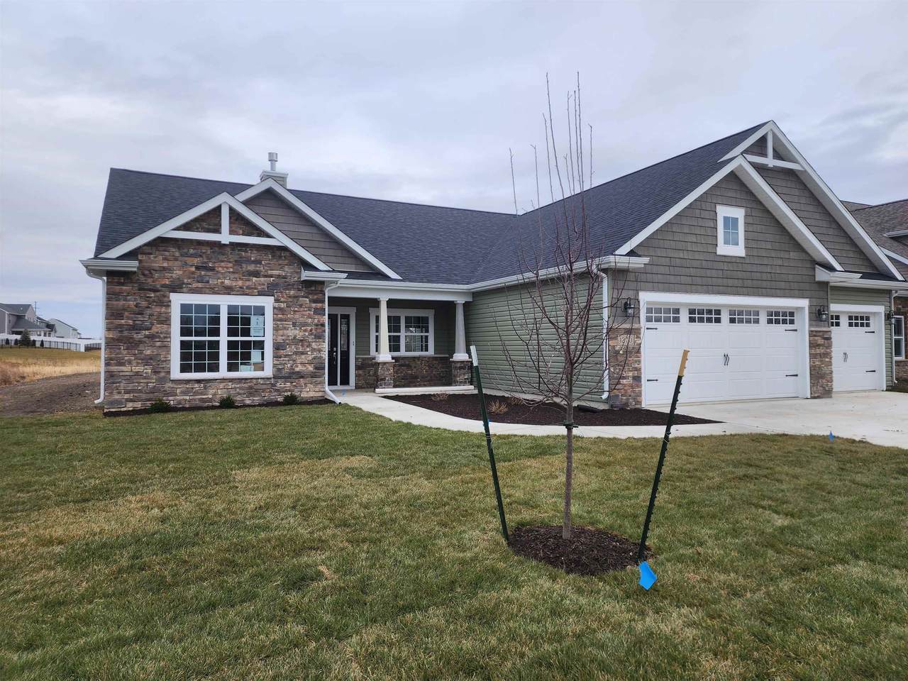 1270 Hathaway Road - Photo 1