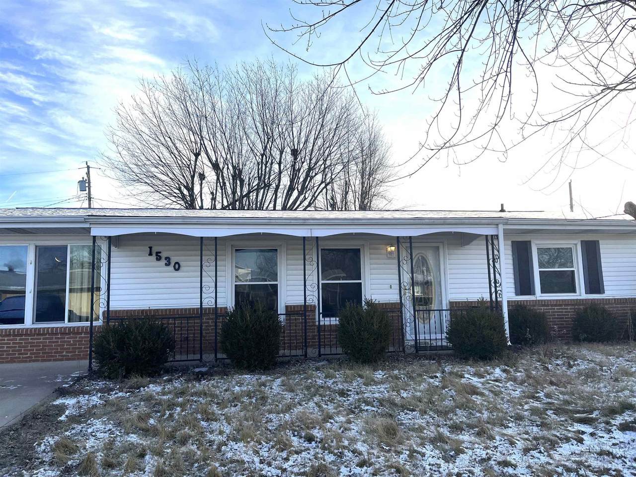 1530 Meadowbrook Drive - Photo 1