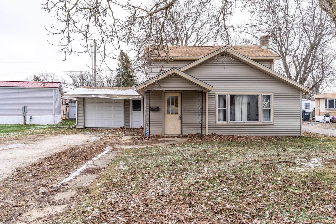 814 South Street - Photo 1