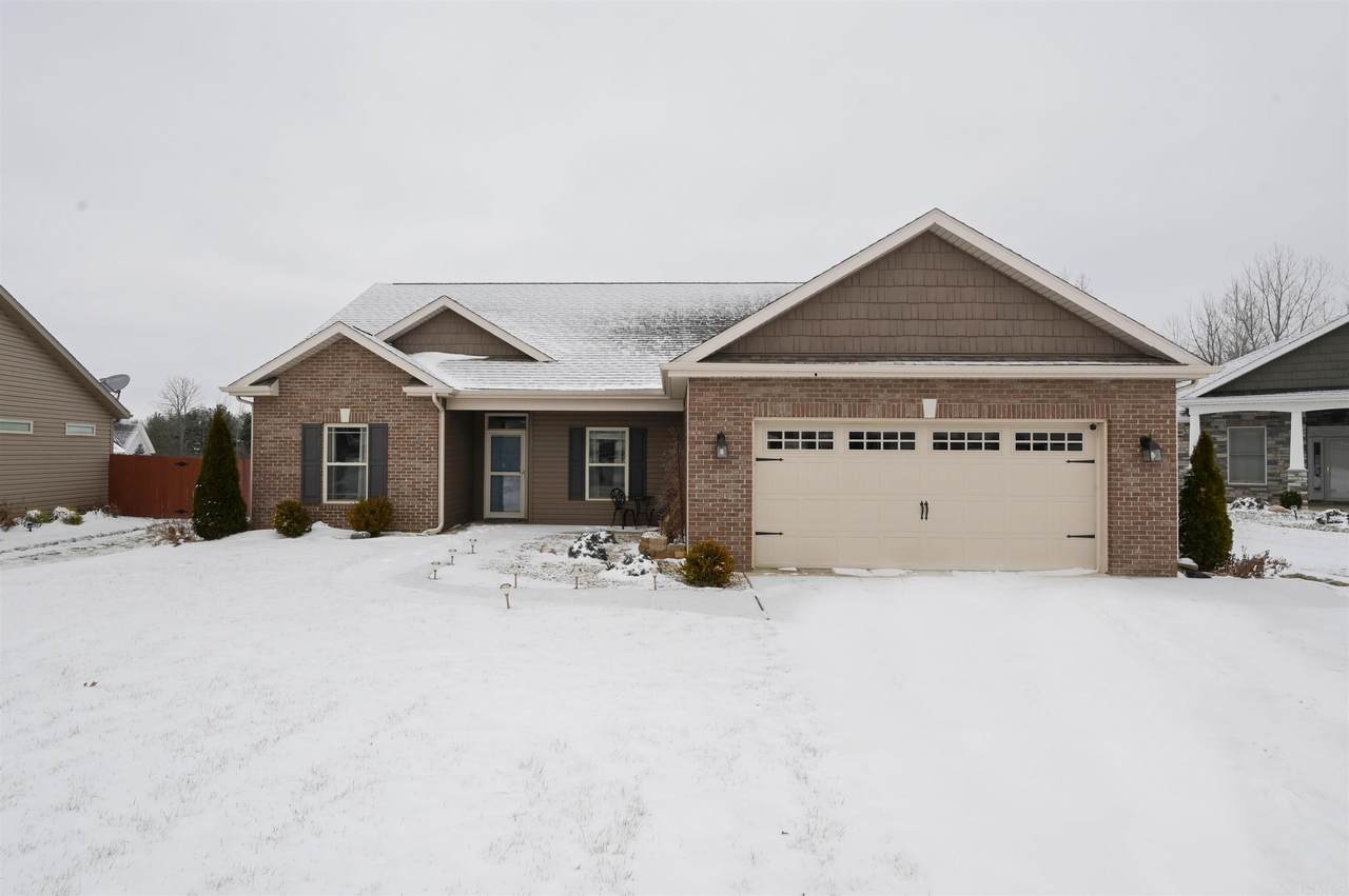 1736 Pond View Drive - Photo 1