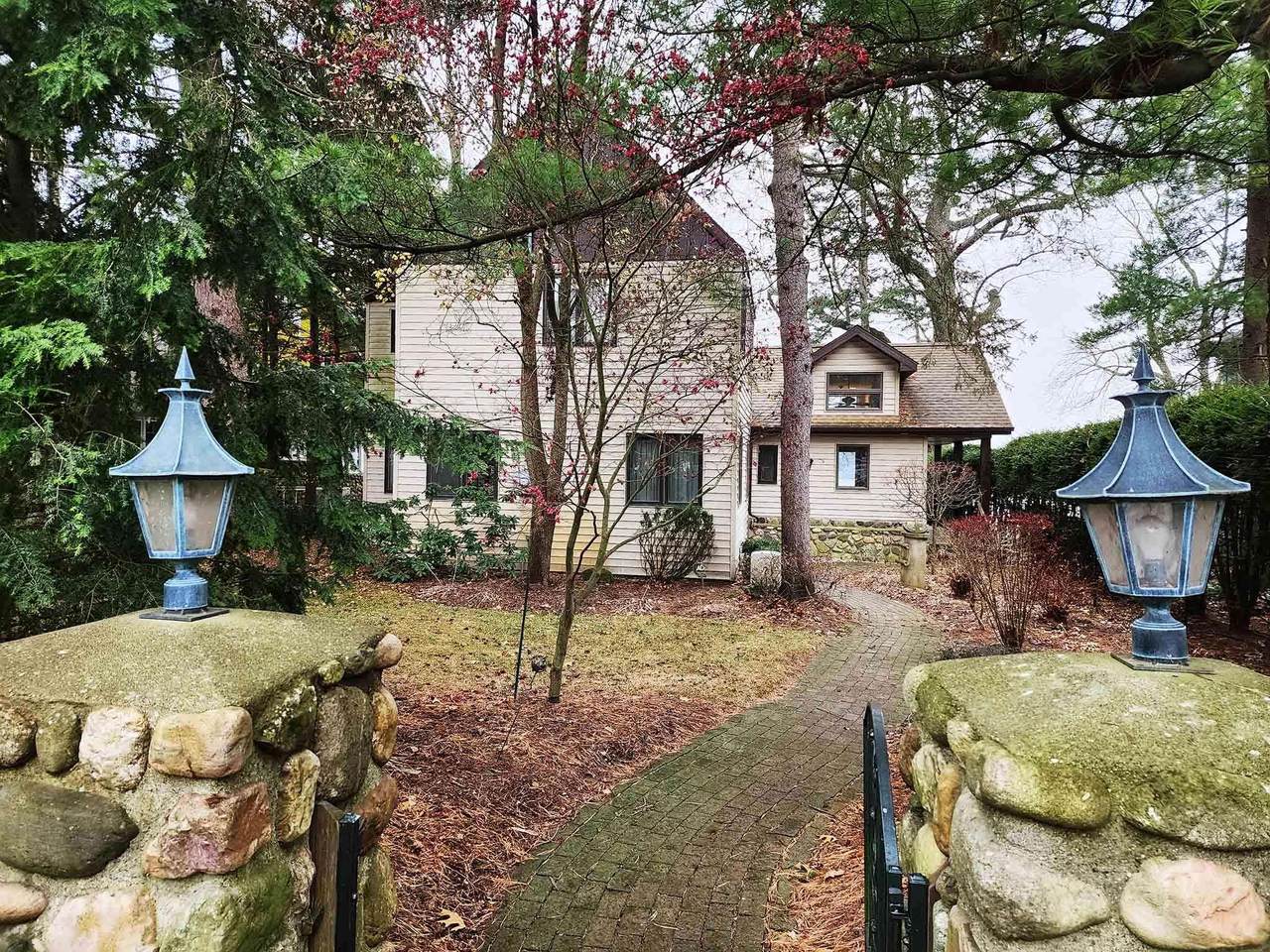 502 Clear Lake Drive - Photo 1