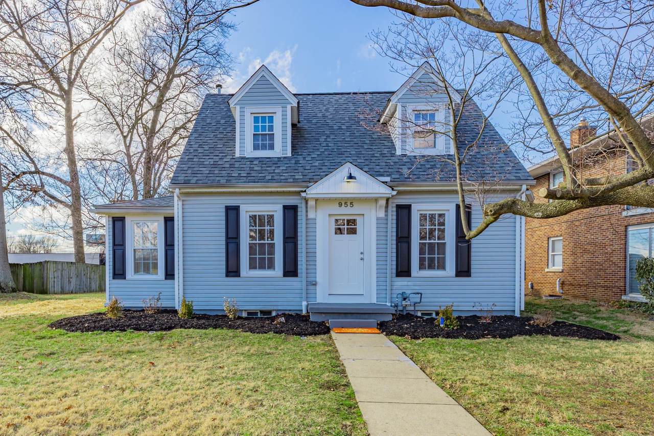 955 Saint James Boulevard - Photo 1